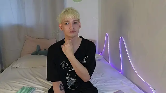 Julian wins online show from April 2026 01:26:01 AM