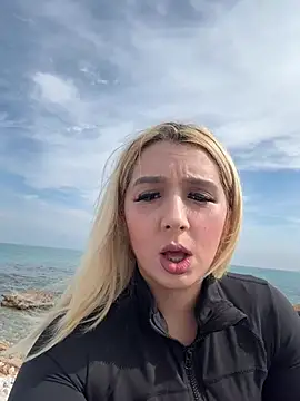 hotamanda01 online show from February 2026 12:16:01 PM