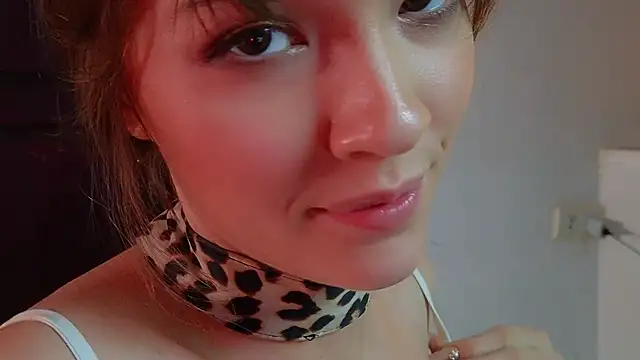 DemiDee online show from December 2024 12:50:02 PM