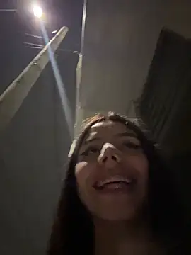 Snapshot of Laura-Khalifa chatting on February 2025 05:23:02 AM Laura-Khalifa online show from February 2025 05:23:02 AM