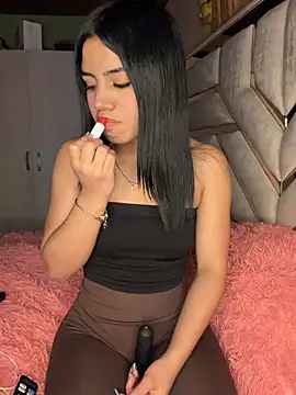 Snapshot of Laura-Khalifa chatting on February 2026 06:29:02 AM Laura-Khalifa online show from February 2026 06:29:02 AM