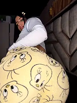 Laura-Khalifa online show from March 2026 05:00:02 AM