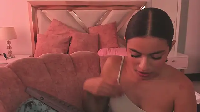 Snapshot of ScarlettMadisson chatting on February 2025 09:48:02 PM ScarlettMadisson online show from February 2025 09:48:02 PM