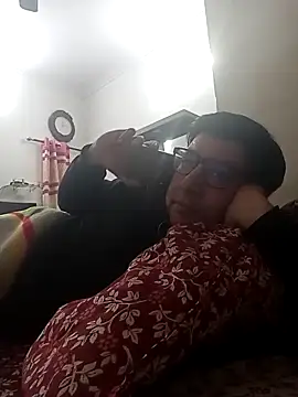 innocentboy1987 online show from February 2025 06:40:01 AM