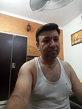 innocentboy1987 online show from September 2025 07:35:01 AM