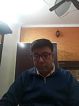 innocentboy1987 online show from November 2025 07:18:02 AM