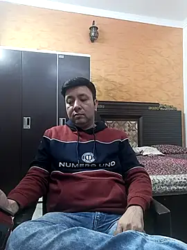 innocentboy1987 online show from November 2025 05:32:02 AM