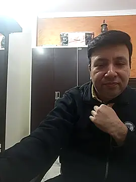 innocentboy1987 online show from December 2025 05:15:02 AM