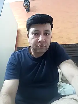 innocentboy1987 online show from May 2026 06:43:02 AM
