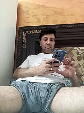 innocentboy1987 online show from May 2026 09:37:02 AM