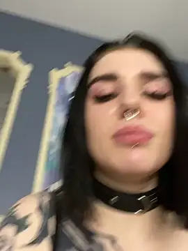 Snapshot of MaeveMoon chatting on February 2025 02:08:02 AM MaeveMoon online show from February 2025 02:08:02 AM