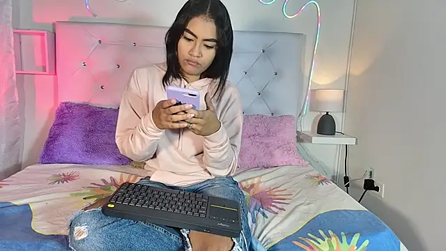 ariana smiith online show from March 2025 01:18:01 PM