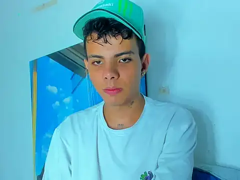 Snapshot of Alessandro_1610 chatting on February 2025 04:35:01 AM Alessandro 1610 online show from February 2025 04:35:01 AM