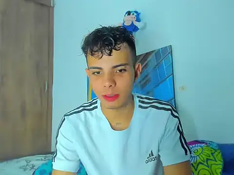 Snapshot of Alessandro_1610 chatting on March 2025 12:10:01 AM Alessandro 1610 online show from March 2025 12:10:01 AM