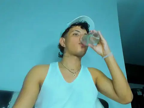 Snapshot of Alessandro_1610 chatting on September 2025 12:55:01 AM Alessandro 1610 online show from September 2025 12:55:01 AM