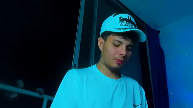 Snapshot of Alessandro_1610 chatting on October 2025 04:02:02 AM Alessandro 1610 online show from October 2025 04:02:02 AM