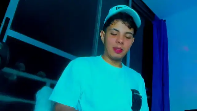 Snapshot of Alessandro_1610 chatting on November 2025 03:39:01 AM Alessandro 1610 online show from November 2025 03:39:01 AM