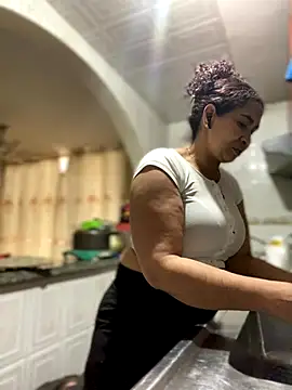 Carola-Ross online show from September 2025 07:13:01 PM