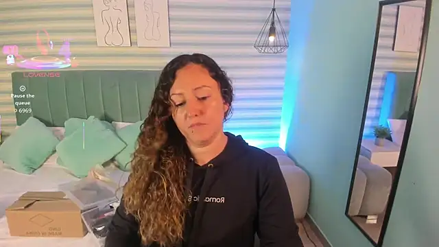 abby apple online show from November 2025 12:48:02 PM