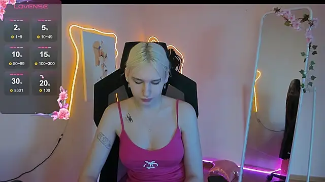 EvelinaLuu online show from April 2026 01:52:02 AM