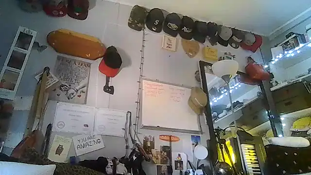 ShysluutGia online show from May 2026 06:27:01 PM