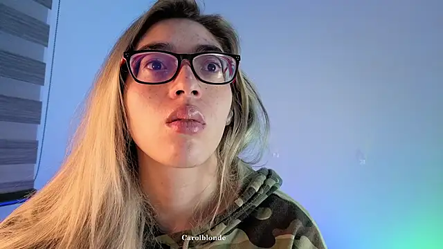 Carolblonde online show from May 2026 12:28:02 AM