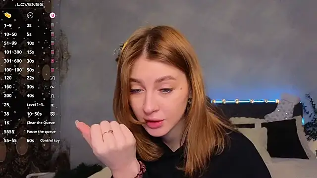 Snapshot of River__Flower chatting on December 2025 04:19:01 AM River Flower online show from December 2025 04:19:01 AM