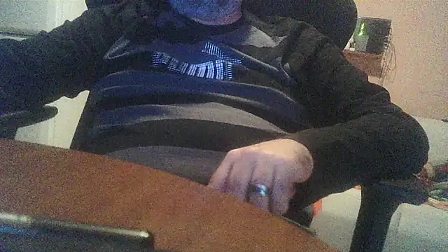 Snapshot of lanata chatting on October 2025 12:01:02 AM lanata online show from October 2025 12:01:02 AM