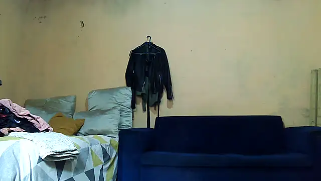 01applebottom online show from October 2025 07:53:02 AM