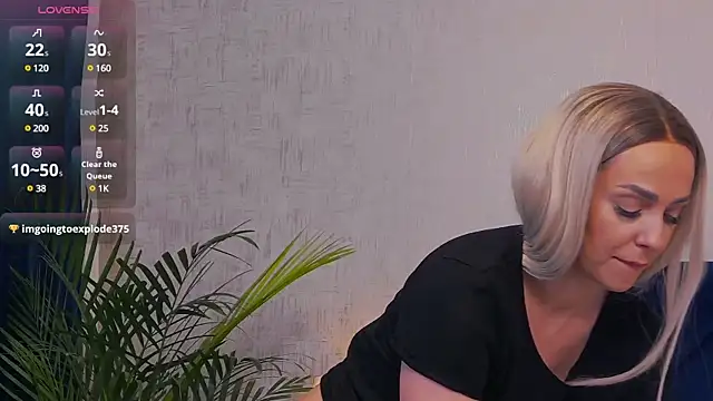 Jennifer Hills online show from February 2025 05:38:01 AM