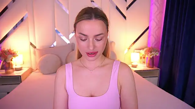 LindsieGreyy online show from May 2026 07:03:01 AM