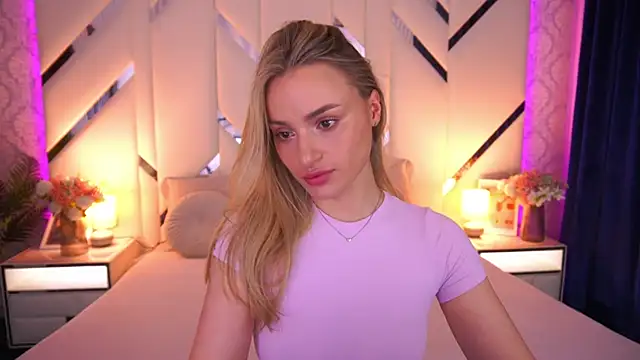 LindsieGreyy online show from May 2026 06:18:02 AM