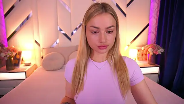 LindsieGreyy online show from June 2026 06:28:01 AM
