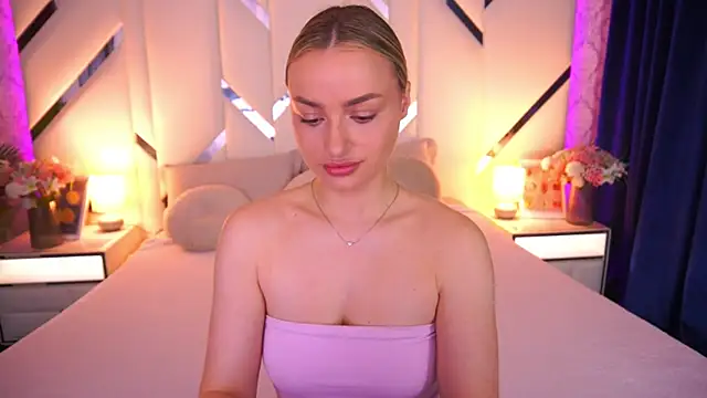 LindsieGreyy online show from June 2026 06:25:01 AM