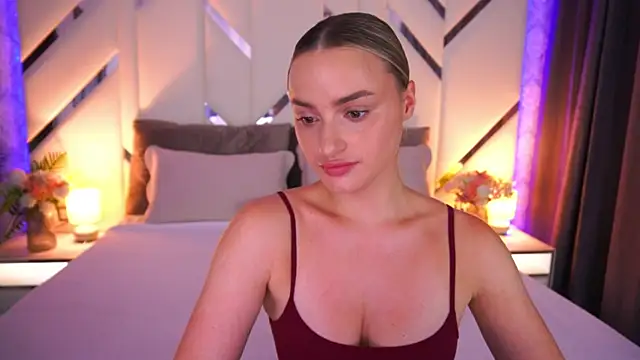 LindsieGreyy online show from July 2026 01:17:01 PM