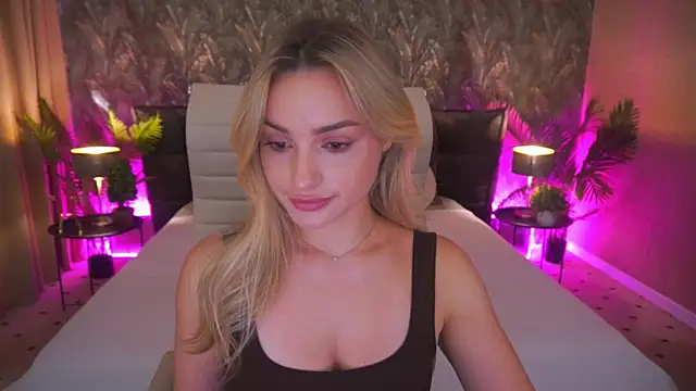 LindsieGreyy online show from July 2026 01:07:02 PM
