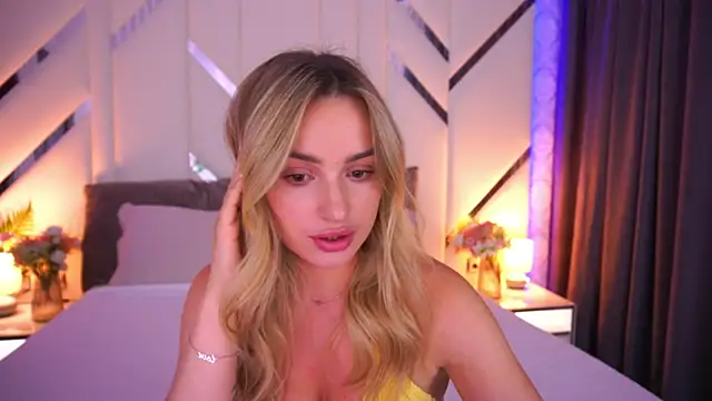 LindsieGreyy online show from July 2026 01:10:02 PM