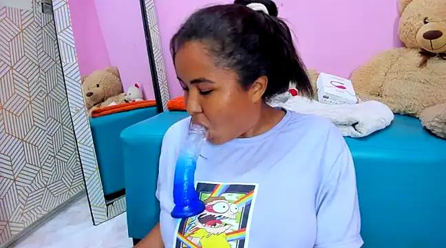 camilagreeco online show from March 2025 10:18:02 PM