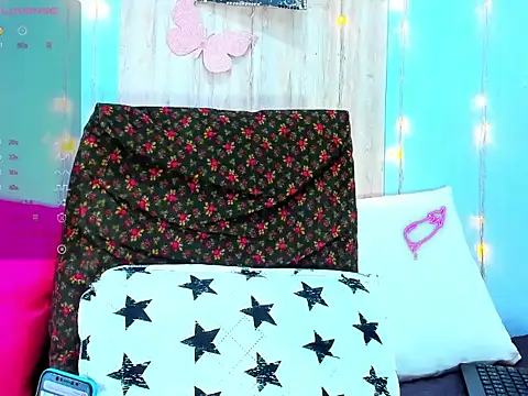 Snapshot of corynatayler chatting on December 2024 10:50:01 PM corynatayler online show from December 2024 10:50:01 PM