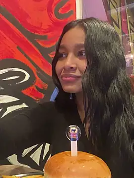 Lynda Bonnie online show from March 2025 02:04:01 AM