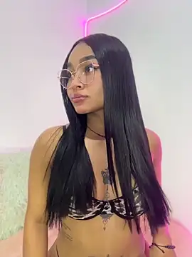 Lynda Bonnie online show from April 2026 01:15:02 PM