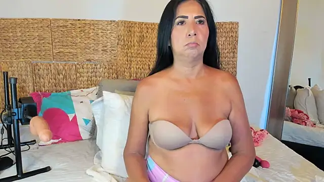 Jackiehmilf52 online show from June 2026 01:17:02 PM