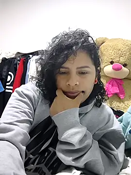 Snapshot of saralovens chatting on November 2025 01:41:01 AM saralovens online show from November 2025 01:41:01 AM