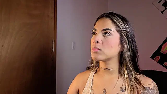 Maryybellax online show from November 2025 11:14:02 PM