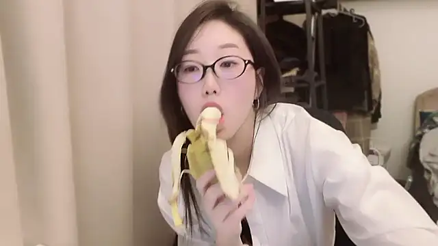 linlinnnnn online show from February 2025 03:56:01 PM