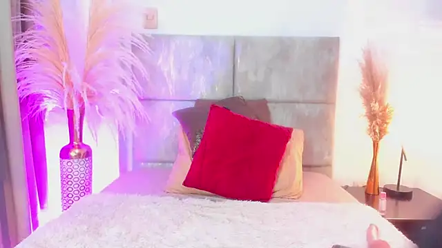 Snapshot of MiaHertz chatting on March 2025 03:24:01 AM MiaHertz online show from March 2025 03:24:01 AM