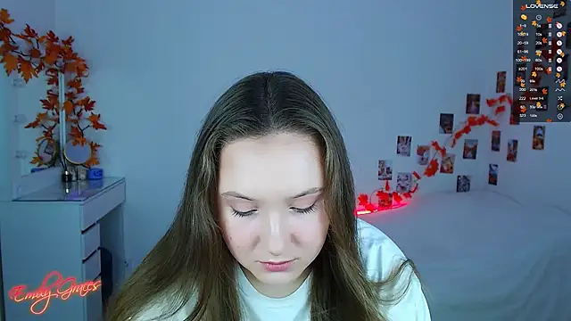 Snapshot of EmilyxxGraces chatting on September 2025 11:53:01 PM EmilyxxGraces online show from September 2025 11:53:01 PM