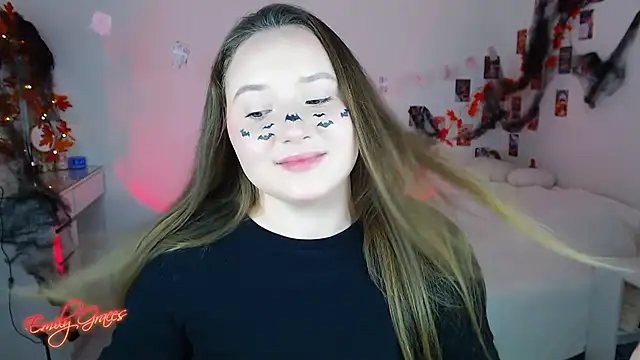 Snapshot of EmilyxxGraces chatting on November 2025 12:12:01 AM EmilyxxGraces online show from November 2025 12:12:01 AM