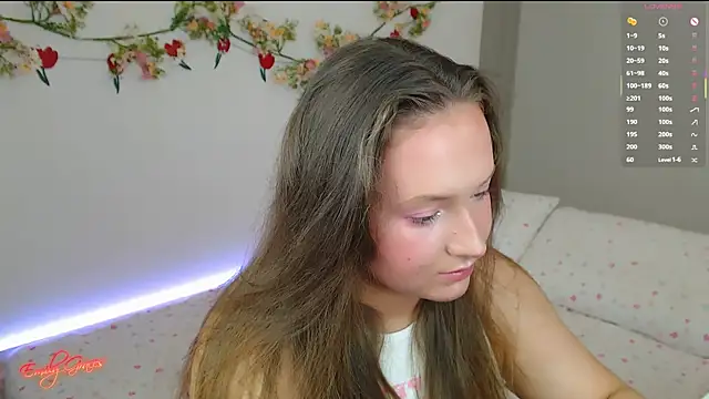 Snapshot of EmilyxxGraces chatting on April 2026 10:02:02 PM EmilyxxGraces online show from April 2026 10:02:02 PM