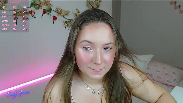 Snapshot of EmilyxxGraces chatting on May 2026 08:26:02 PM EmilyxxGraces online show from May 2026 08:26:02 PM